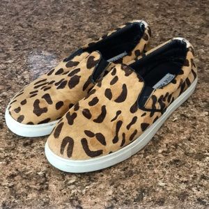 Steve Madden Ecentric Leopard Print Pony Fur Flats Sneakers | 7.5